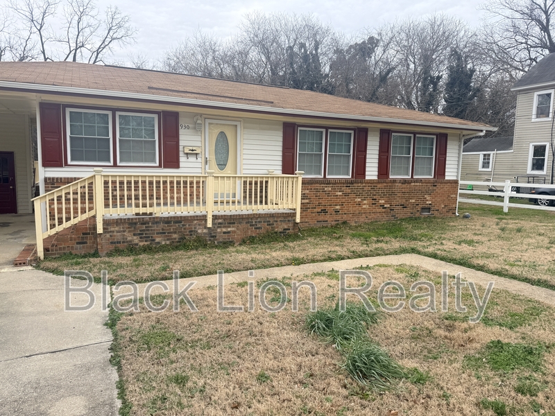 Hampton House: 930 Quash Street