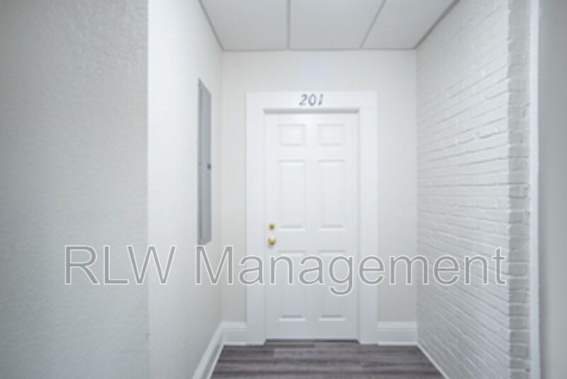 Umatilla Condo: 11 N. Central Ave. Unit 201