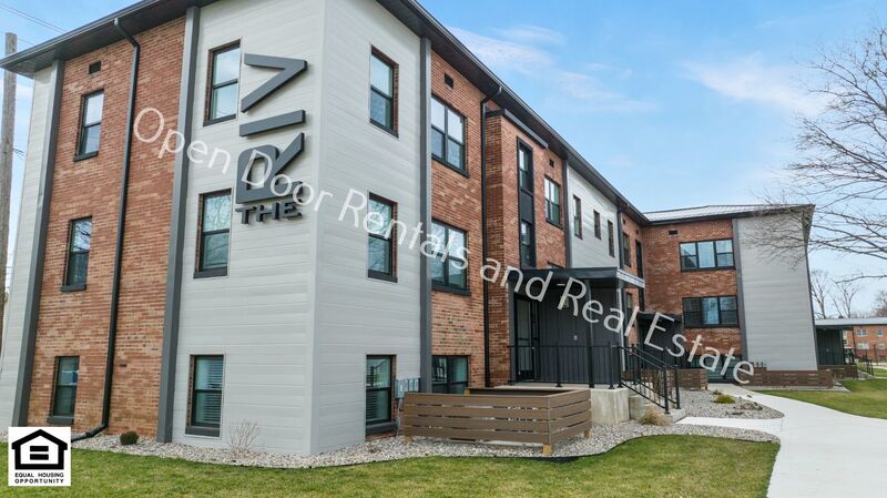 Fort Wayne House: 1823 Griswold Drive R21