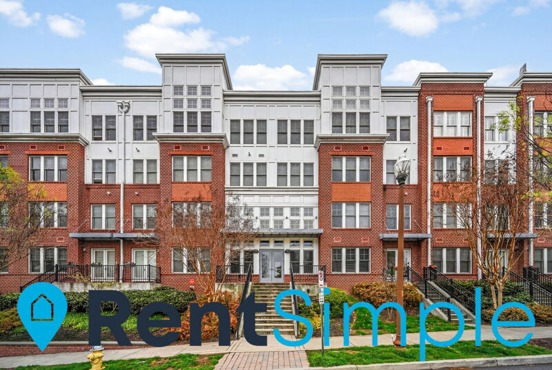 Arlington Condo: 1418 N Rhodes