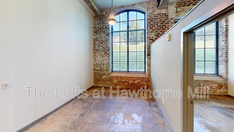 Charlotte Condo: 1101 Hawthorne Lane