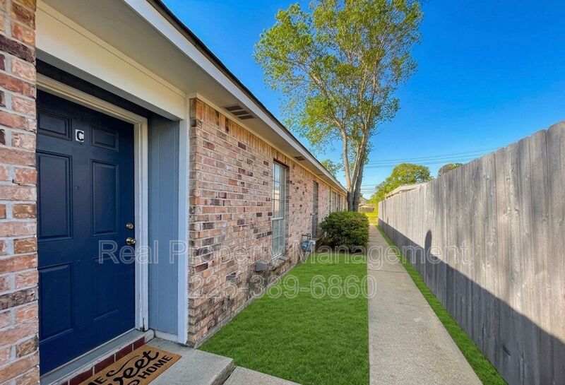 Baton Rouge Condo: 10642 Stanley Aubin Ln