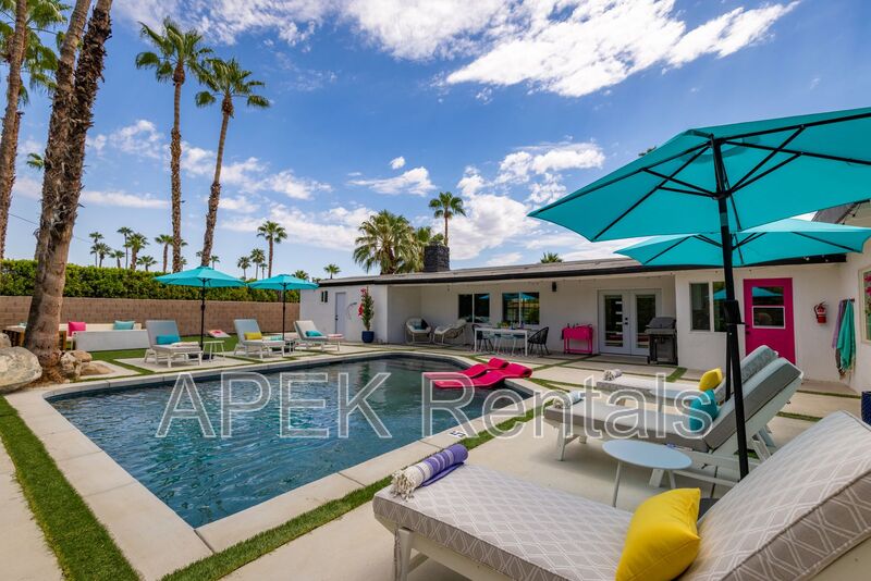 Palm Springs House: 2056 Paseo Roseta