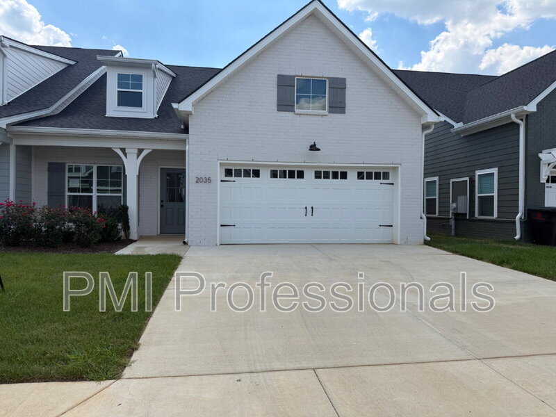 Murfreesboro Townhome: 2035 Grace John Circle