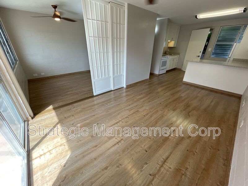Kailua Condo: 104 Kihapai Street