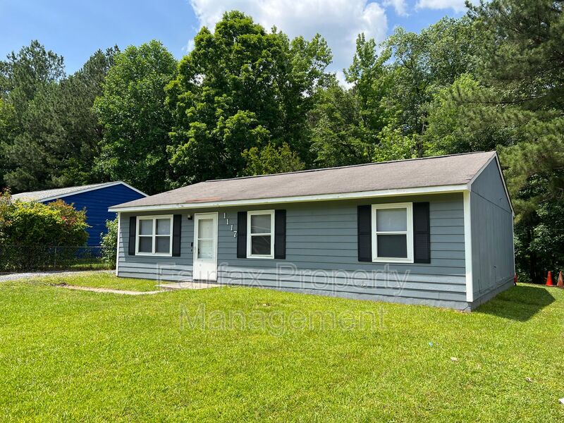 Durham House: 1117 Pecan Place