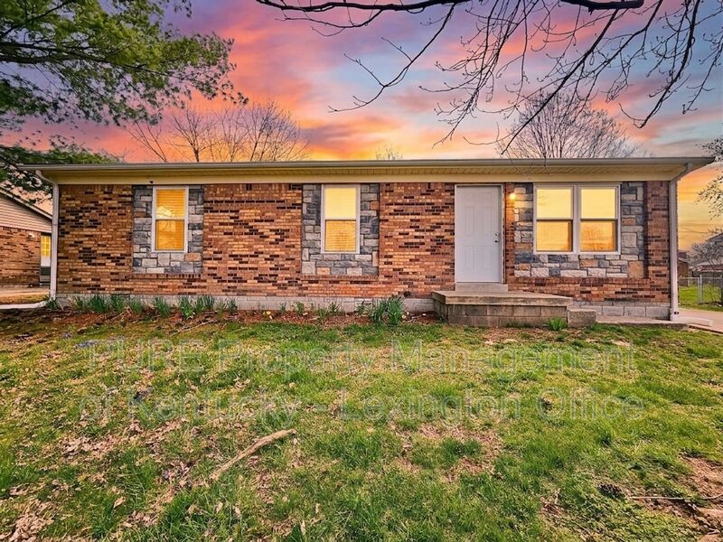 Nicholasville House: 114 Birch Drive
