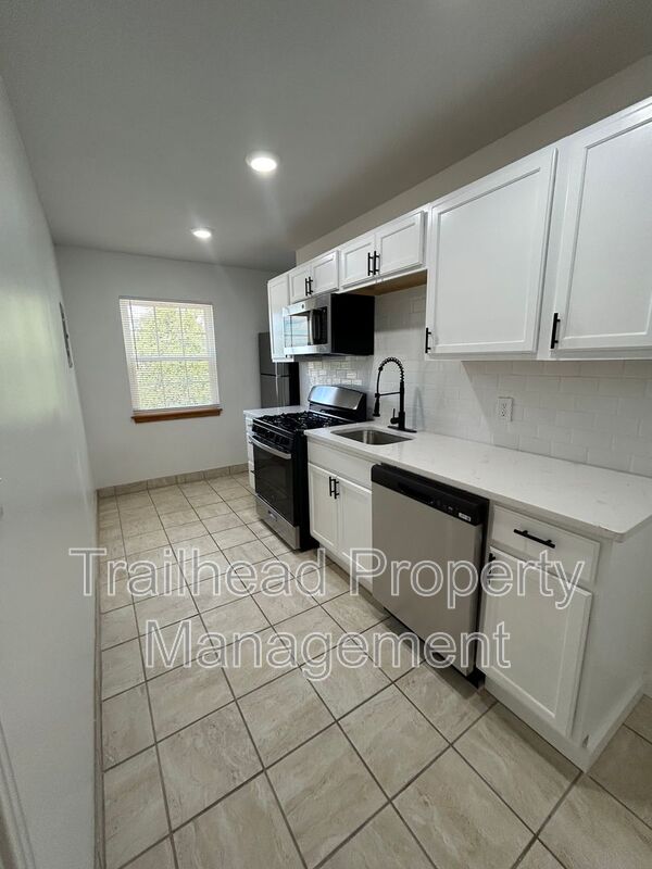 Kansas City House: 316 E Gregory