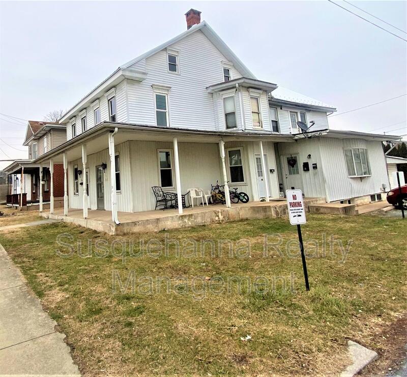 Cleona Condo: 122 N. Center Street