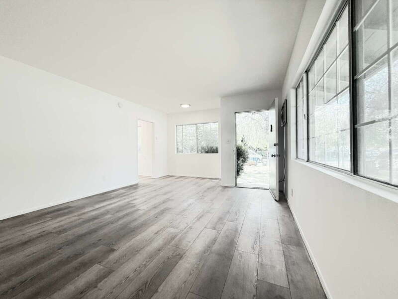 North Hollywood Condo: 10565 Camarillo St