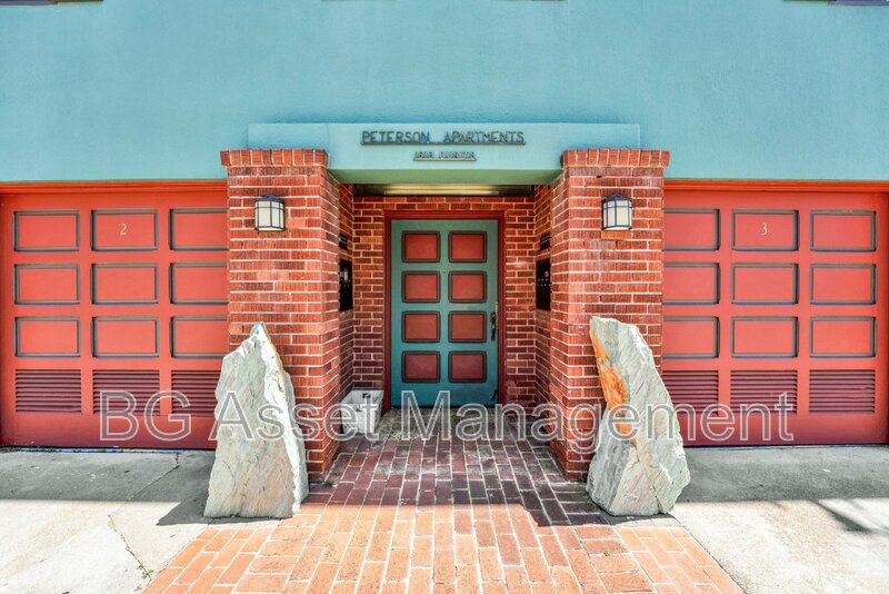 Berkeley Condo: 1919 Curtis Street
