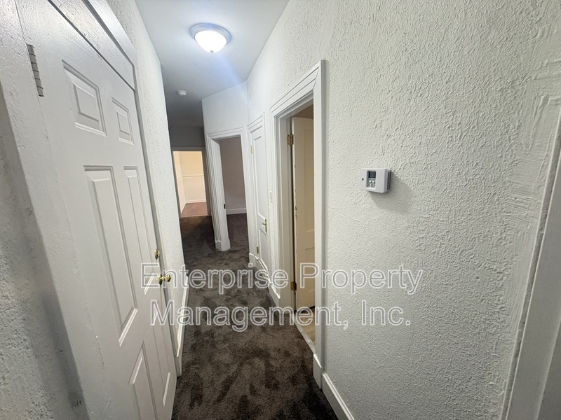 Photo 2 of 2360 Forest Ave 4