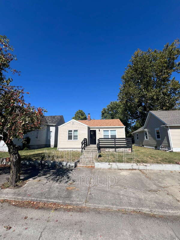 Muncie House: 1402 East Willard Street