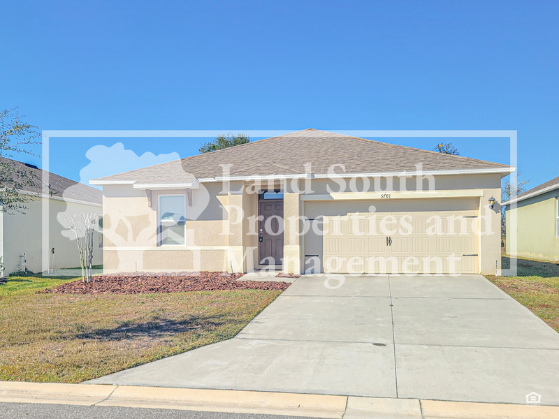 Lakeland House: 5781 Arlington River Dr