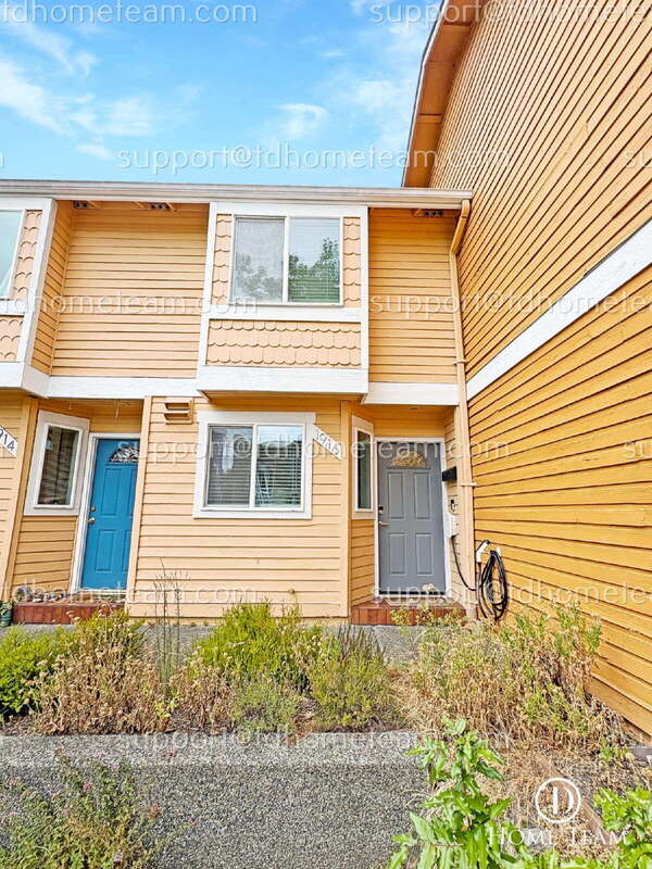Seattle Townhome: 1916 E Fir St