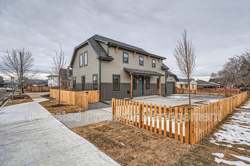 Denver House: 3701 N Steele St