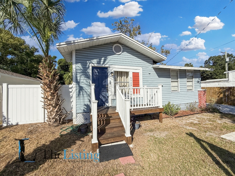 Tampa House: 6920 North Central Avenue