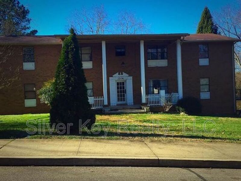 Athens Condo: 1206 Knoxville Avenue