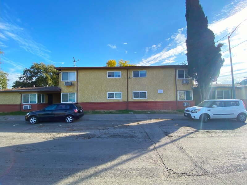 Rio Linda Condo: 6820 7th Ave