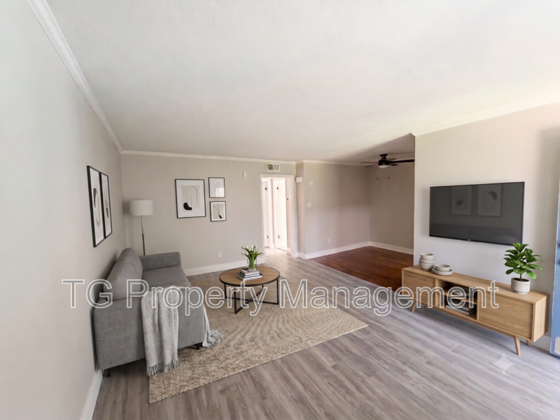 Dallas Condo: 3921 Inwood Road