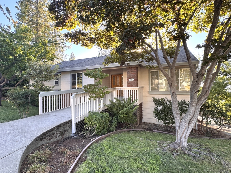Grass Valley House: 146 Northridge Drive