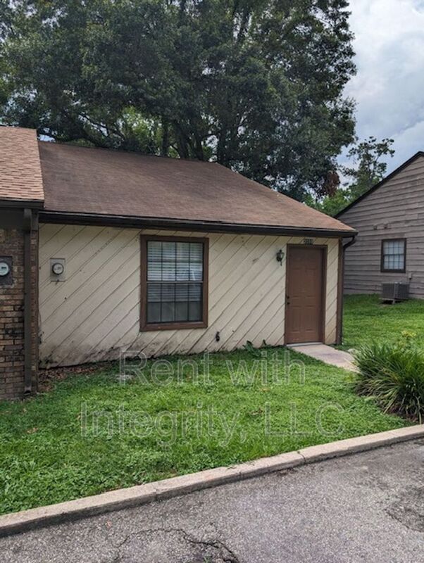Tallahassee House: 2035 Continental Avenue