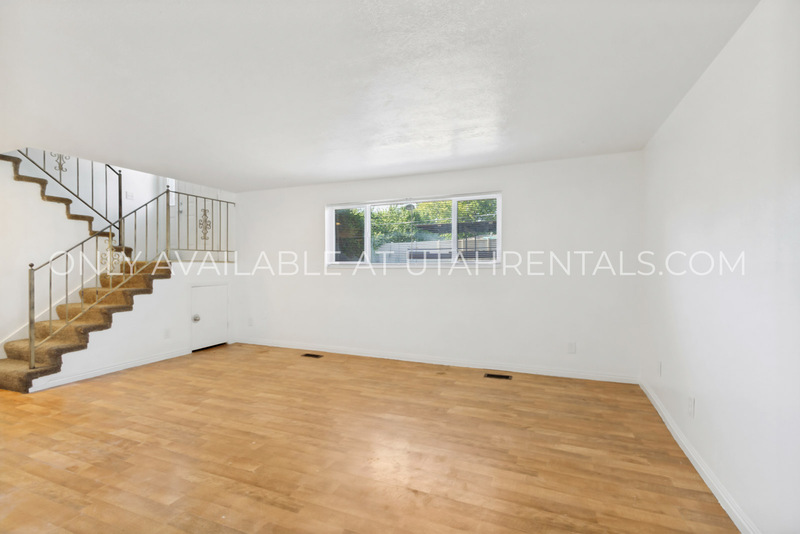 Midvale Condo: 228 W Foxbridge Dr