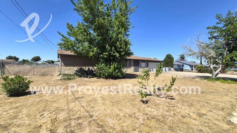 Hesperia House: 15244 Mission St