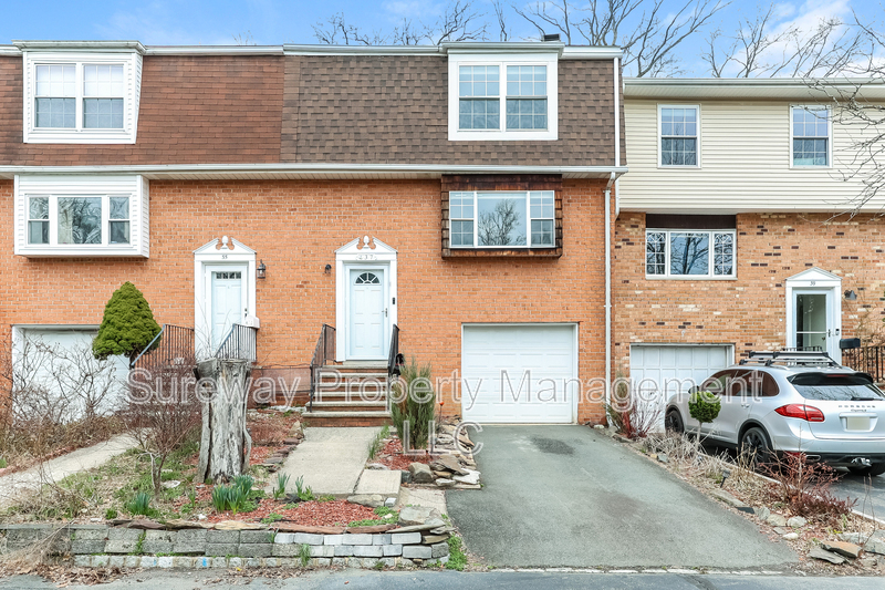 Lawrence Twp Townhome: 37 Featherbed Ct, Lawrence Twp