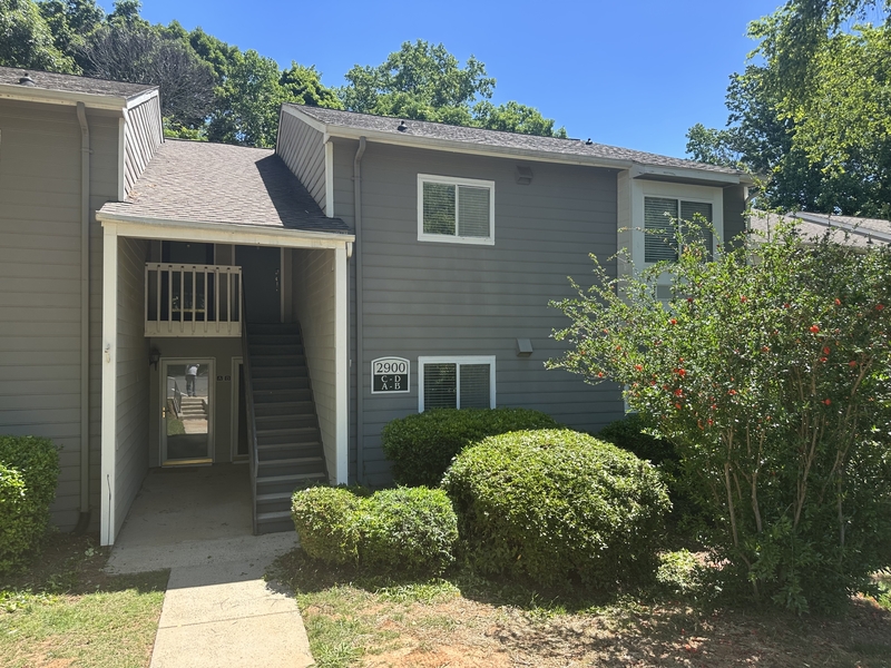 Charlotte Condo: 2900 Heathstead Place -B