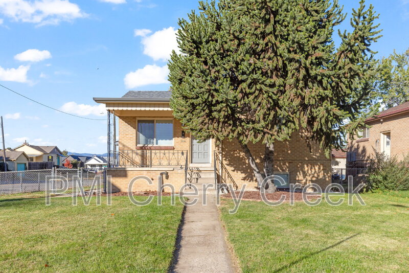 Denver Condo: 2695 S Logan St