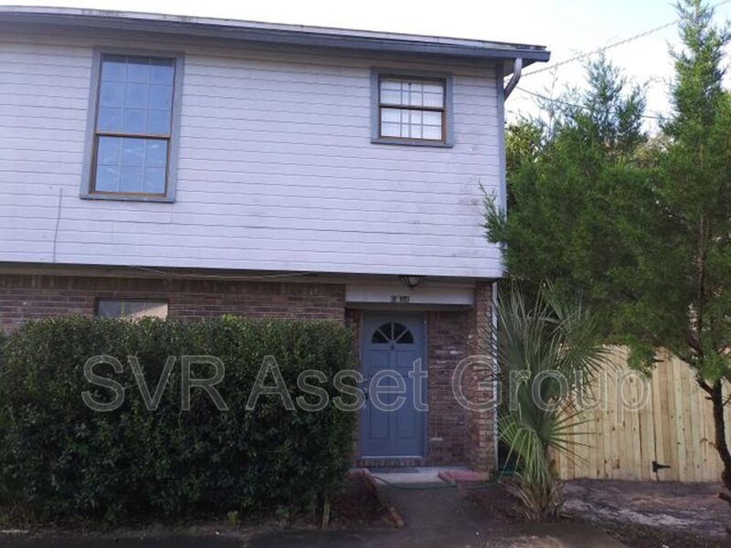 Jacksonville House: 6024 Duclay Rd