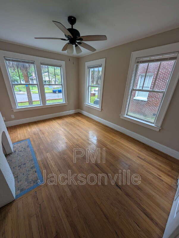 Jacksonville Condo: 2619 College Street