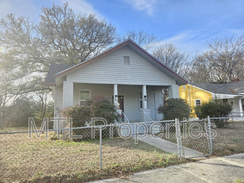 Rock Hill House: 238 East Moore Street