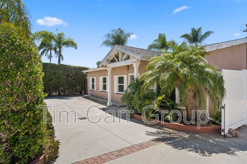 Costa Mesa House: 375 E 20th Street