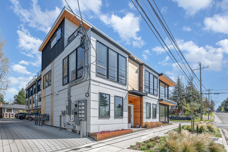 Seattle Townhome: 4214 SW 100th St