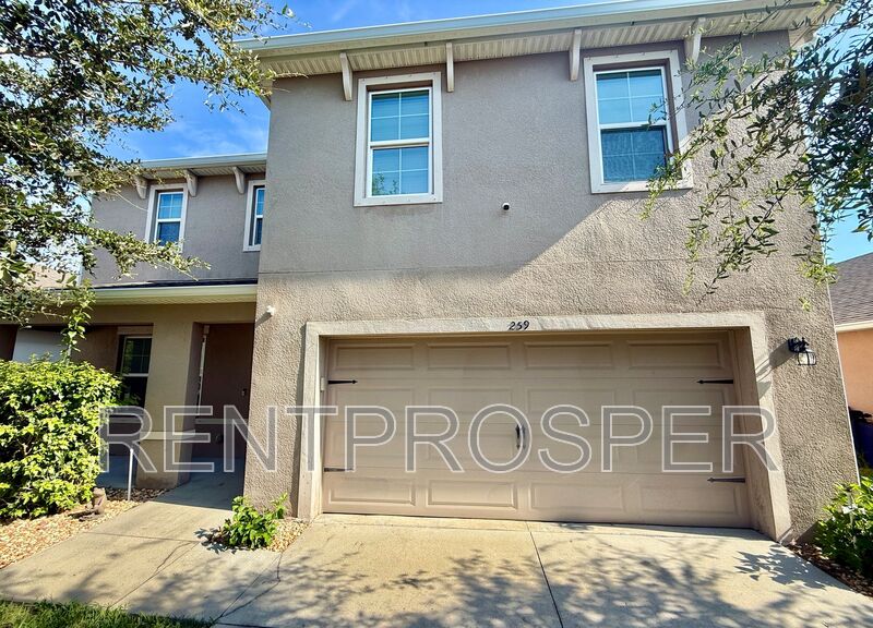 Titusville House: 259 Forest Trace Cir