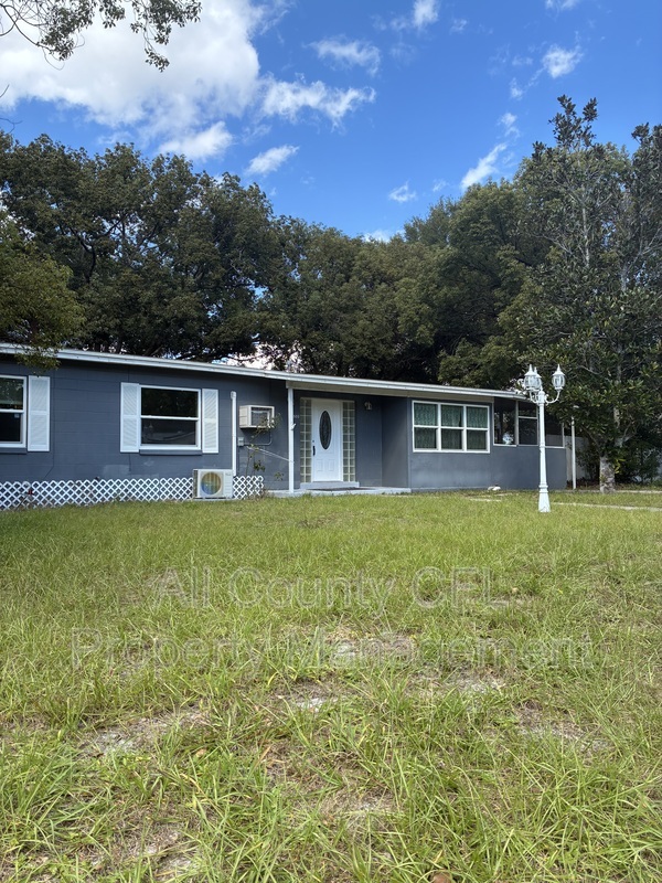 Deltona House: 1500 Daroca Drive