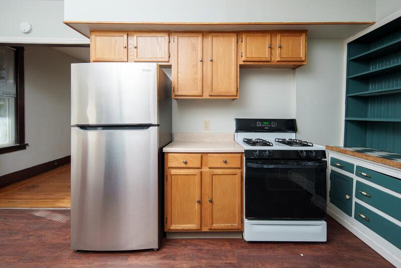 Albany House: 814 Lancaster Street