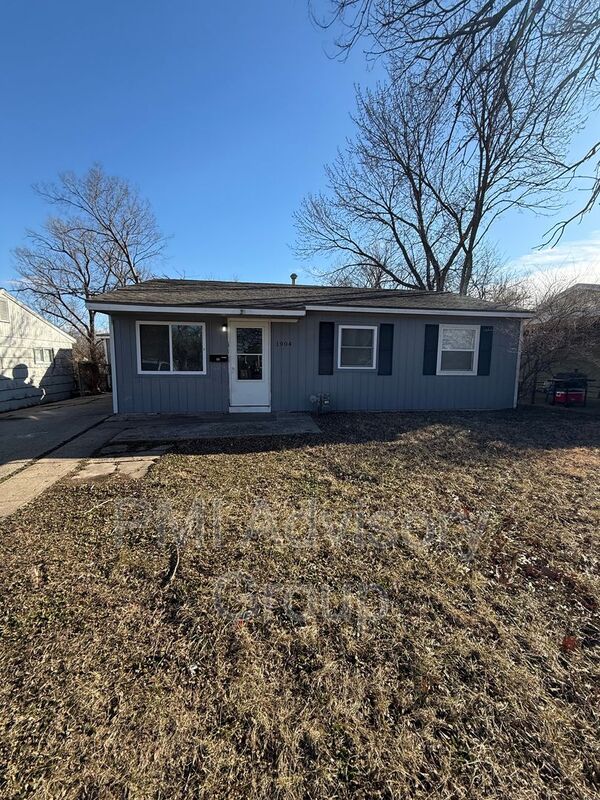 Topeka House: 1904 Southeast Pennsylvania Avenue