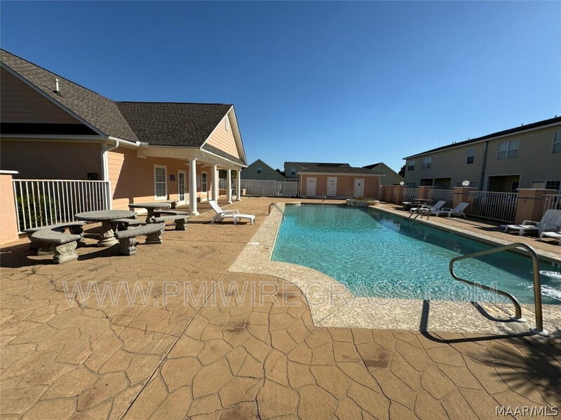 Enterprise Townhome: 25 Courtyard Way