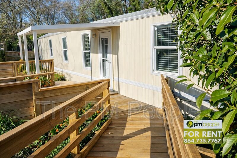 Pickens House: 745 Country Club Rd.