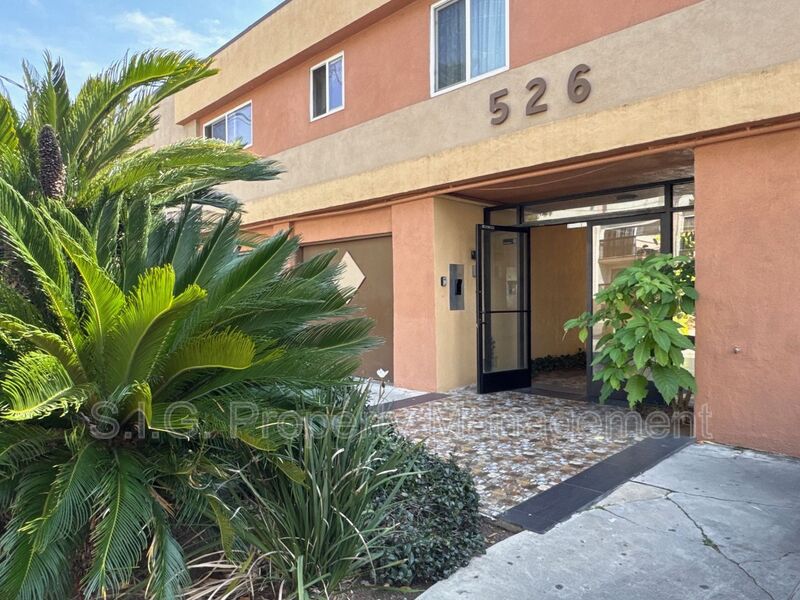 Glendale Condo: 526 E Windsor Rd.