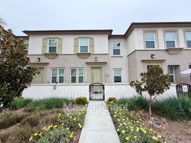 Menifee House: 30387 Town Square Dr