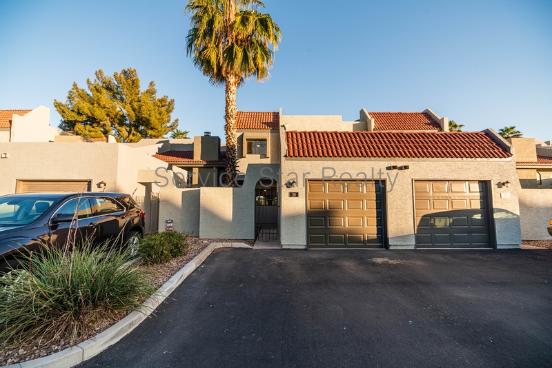 Mesa Townhome: 2524 S El Paradiso