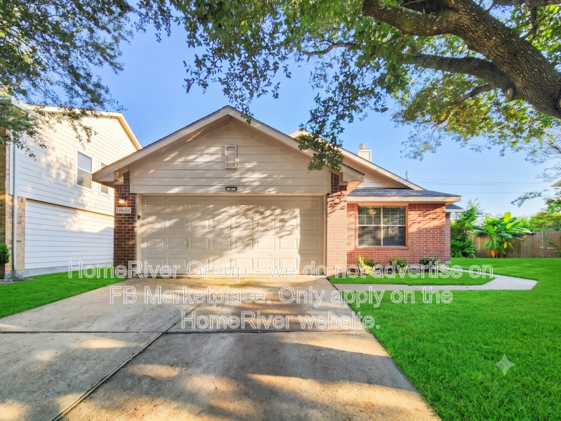 Baytown House: 10606 Gold Finch Rd