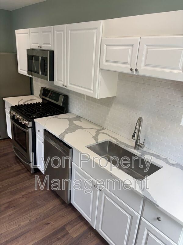 Lincoln Condo: 1 Grant Ave