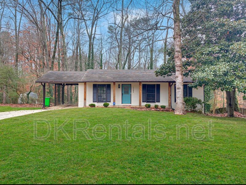 Mableton House: 5282 Maple Valley Rd SW