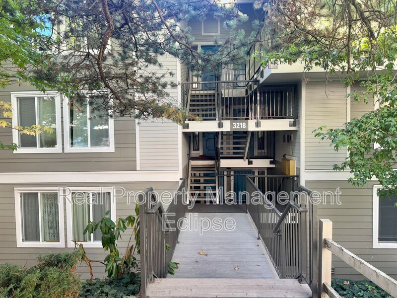 Mercer Island Condo: 3218 80th Ave SE
