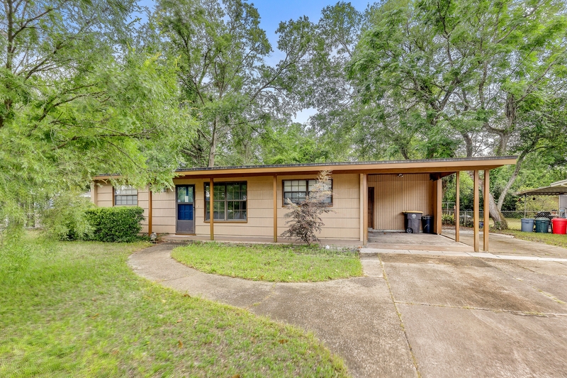 Jacksonville House: 7924 Renoir Drive